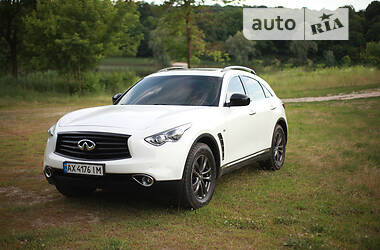 Позашляховик / Кросовер Infiniti QX70 2015 в Харкові