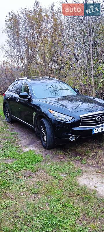 Внедорожник / Кроссовер Infiniti QX70 2014 в Харькове