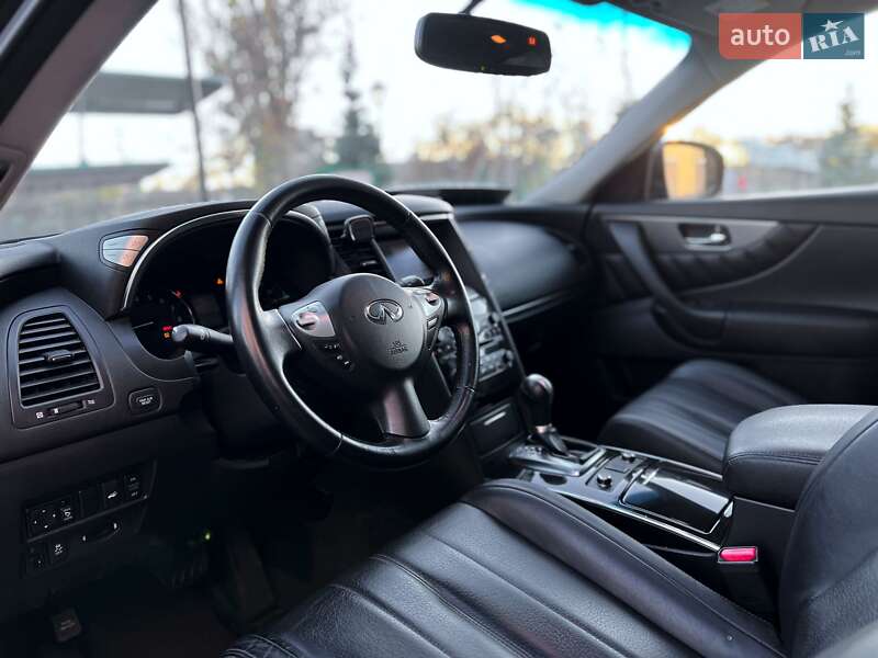 Внедорожник / Кроссовер Infiniti QX70 2016 в Киеве