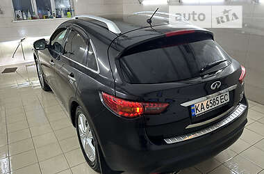 Внедорожник / Кроссовер Infiniti QX70 2013 в 