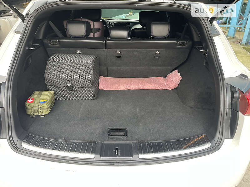 Внедорожник / Кроссовер Infiniti QX70 2014 в Тернополе