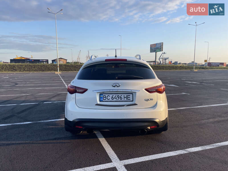 Внедорожник / Кроссовер Infiniti QX70 2015 в Львове