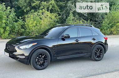 Внедорожник / Кроссовер Infiniti QX70 2016 в 