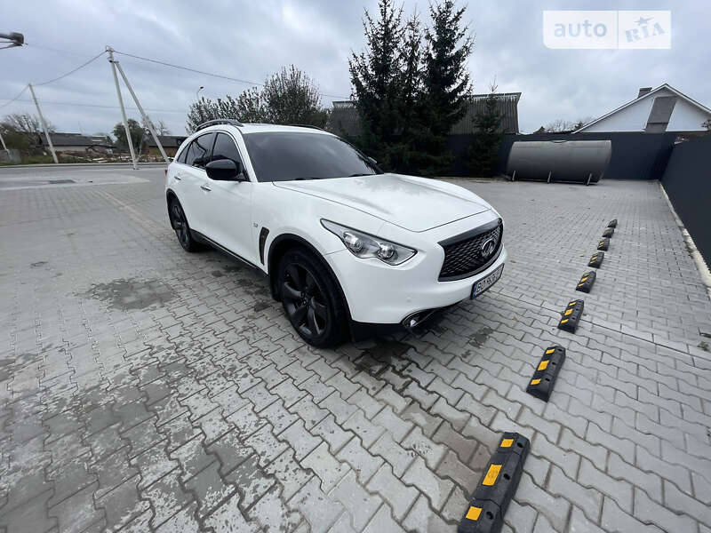 Внедорожник / Кроссовер Infiniti QX70 2014 в Тернополе