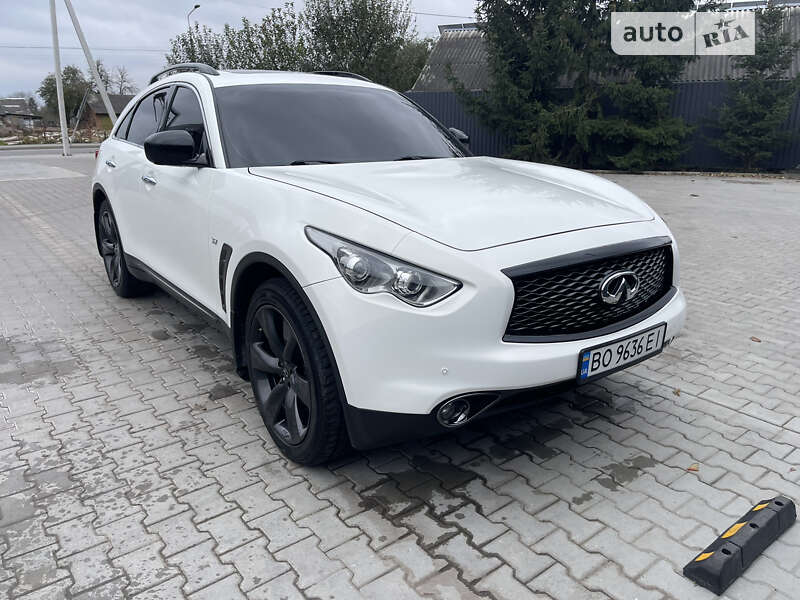 Внедорожник / Кроссовер Infiniti QX70 2014 в Тернополе