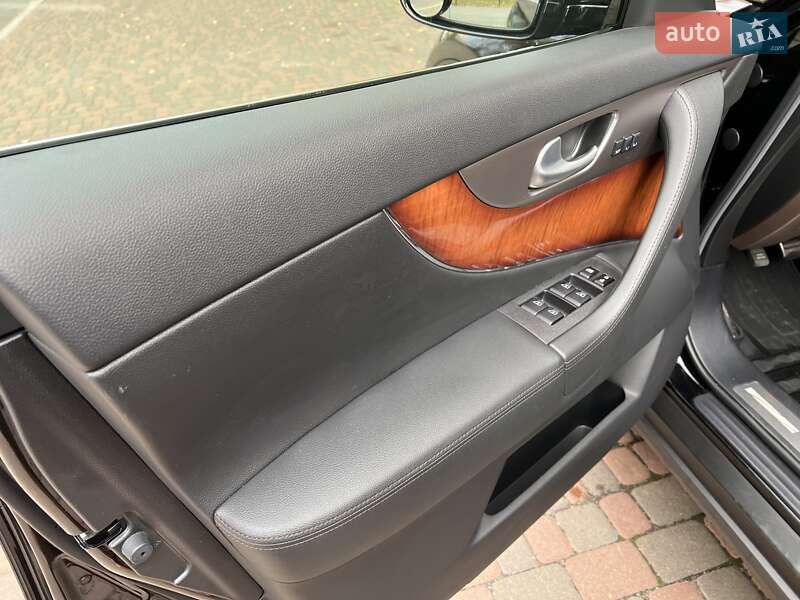 Позашляховик / Кросовер Infiniti QX70 2014 в Києві