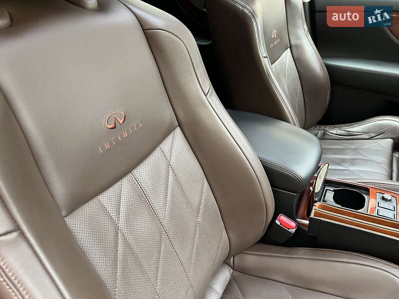 Позашляховик / Кросовер Infiniti QX70 2014 в Києві