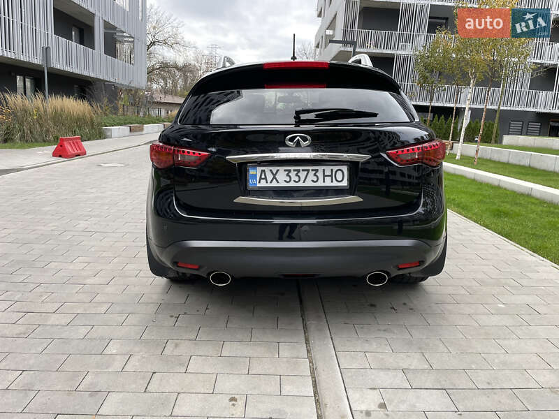 Внедорожник / Кроссовер Infiniti QX70 2013 в Харькове