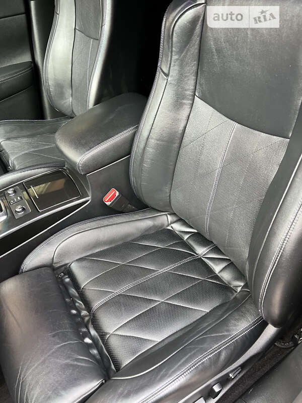 Позашляховик / Кросовер Infiniti QX70 2016 в Вишневому