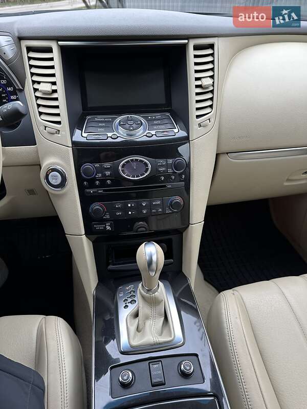 Внедорожник / Кроссовер Infiniti QX70 2016 в Киеве