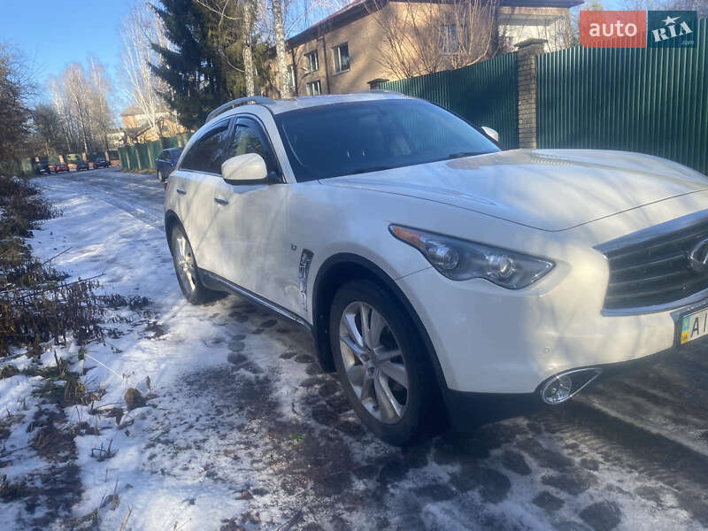 Внедорожник / Кроссовер Infiniti QX70 2013 в Киеве