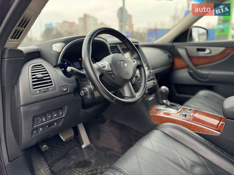 Внедорожник / Кроссовер Infiniti QX70 2013 в Киеве