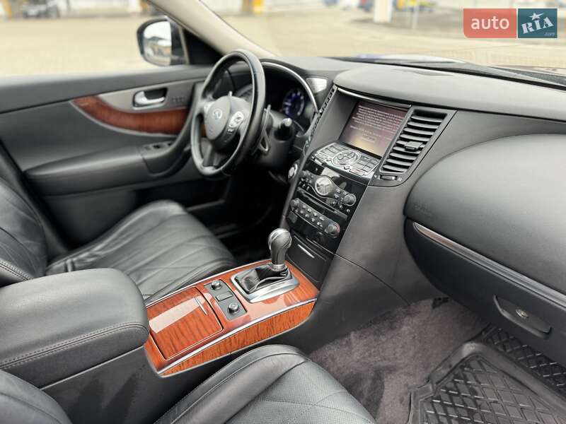 Внедорожник / Кроссовер Infiniti QX70 2013 в Киеве