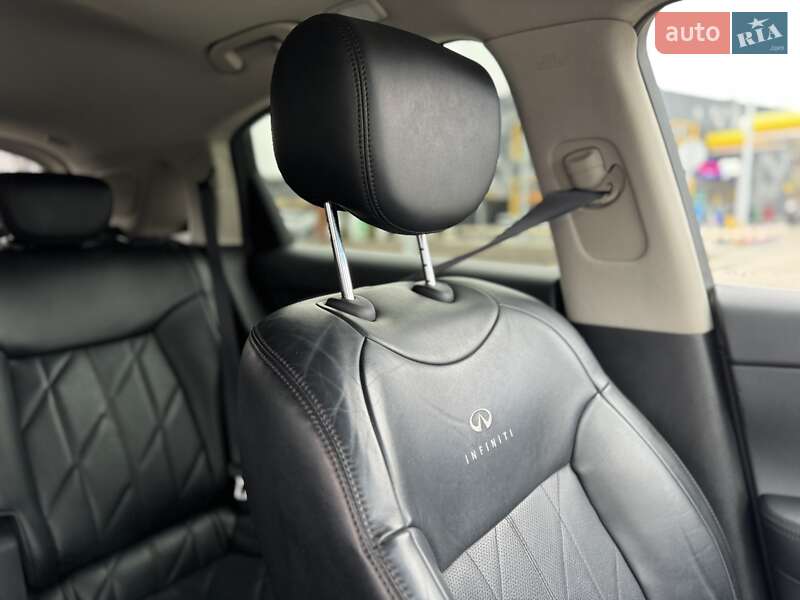 Внедорожник / Кроссовер Infiniti QX70 2013 в Киеве