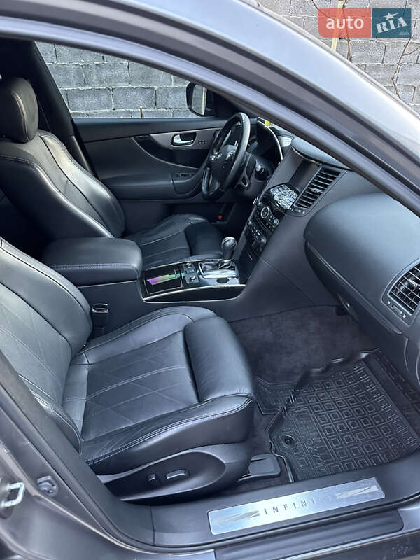 Внедорожник / Кроссовер Infiniti QX70 2015 в Мукачево