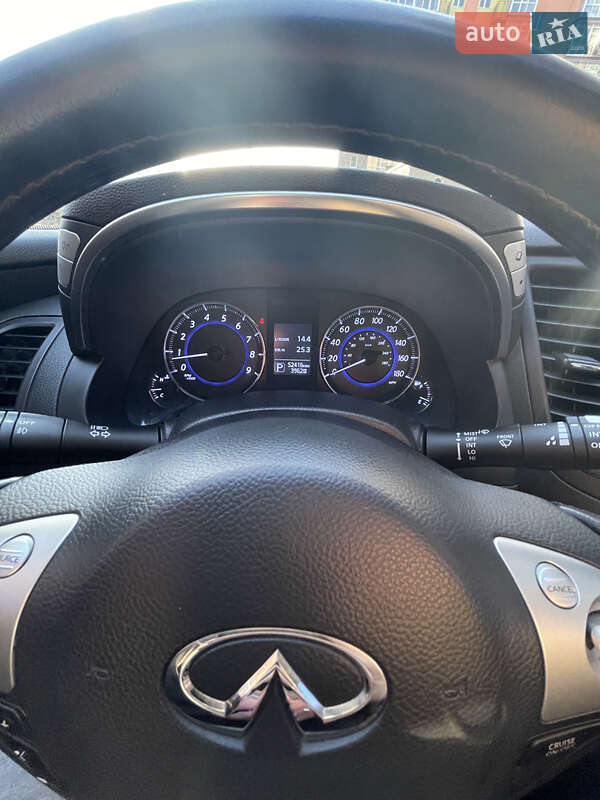 Внедорожник / Кроссовер Infiniti QX70 2017 в Чернигове