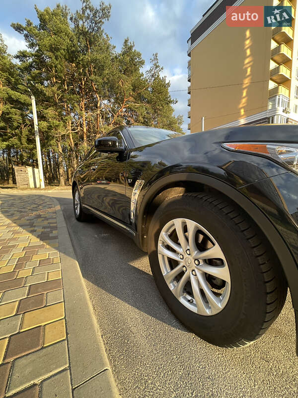 Внедорожник / Кроссовер Infiniti QX70 2017 в Чернигове