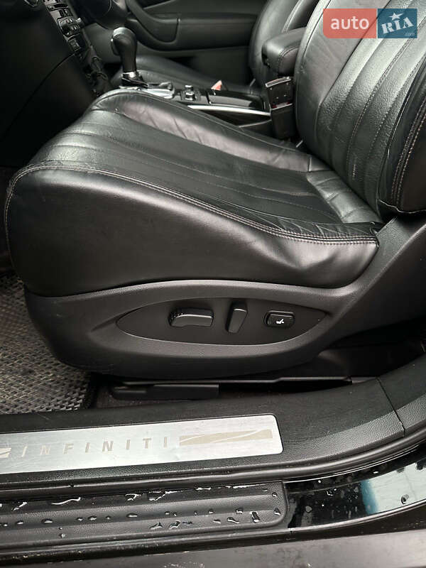 Внедорожник / Кроссовер Infiniti QX70 2015 в Ивано-Франковске