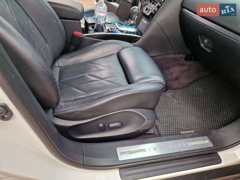 Позашляховик / Кросовер Infiniti QX70 2016 в Києві