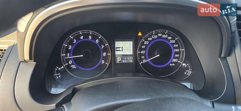 Внедорожник / Кроссовер Infiniti QX70 2013 в Обухове