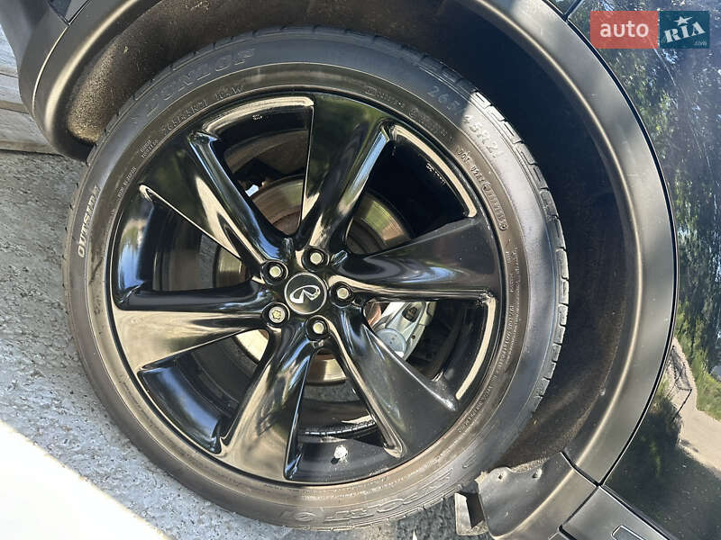 Внедорожник / Кроссовер Infiniti QX70 2016 в Киеве