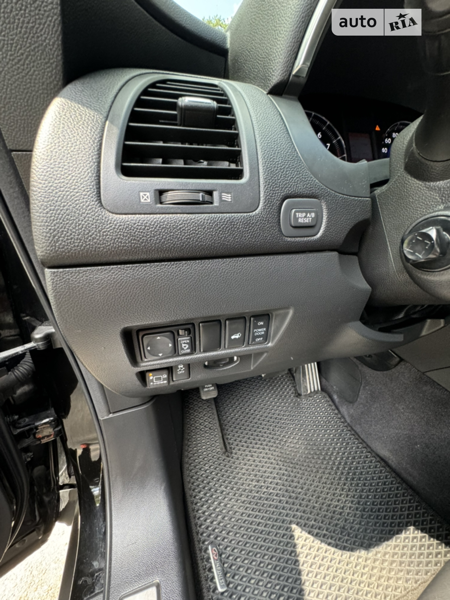 2015 Infiniti QX70 - мініатюра 39