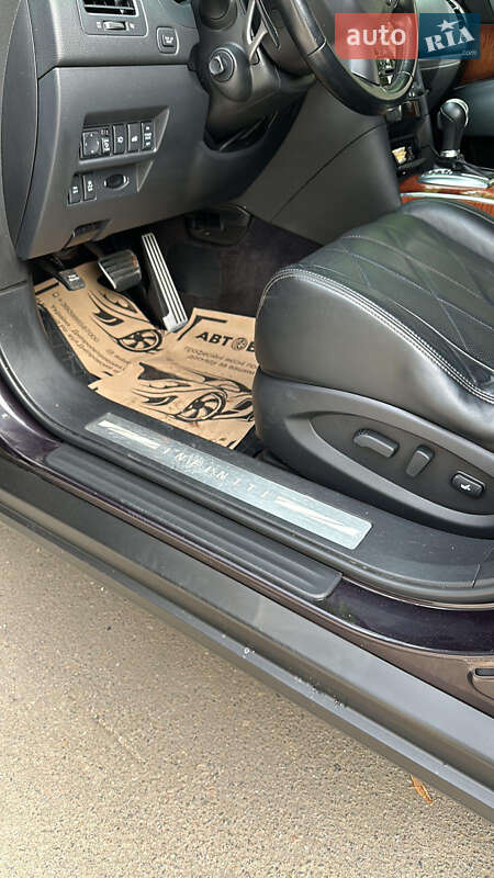 Внедорожник / Кроссовер Infiniti QX70 2013 в Кривом Роге фото 3 Внедорожник / Кроссовер Infiniti QX70 2013 в Кривом Роге