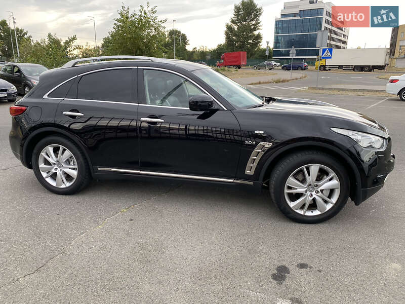 Внедорожник / Кроссовер Infiniti QX70 2013 в Киеве