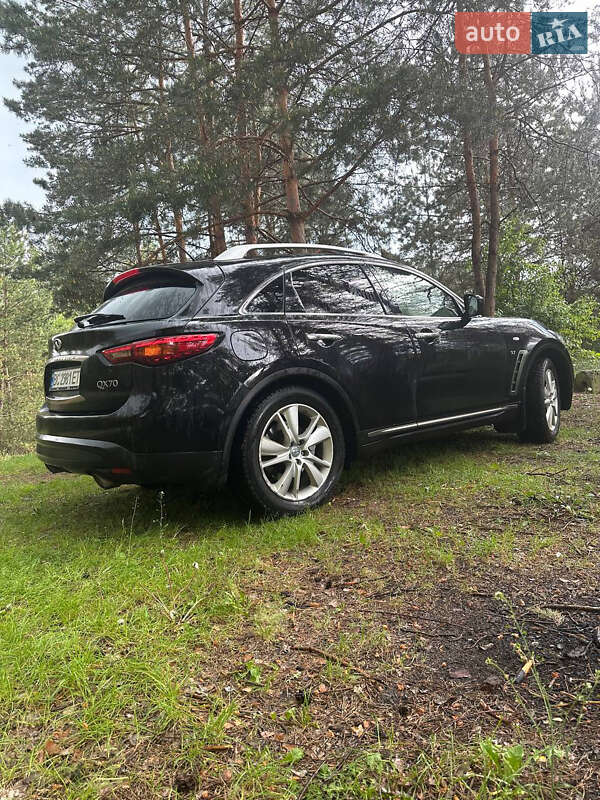 Внедорожник / Кроссовер Infiniti QX70 2015 в Львове