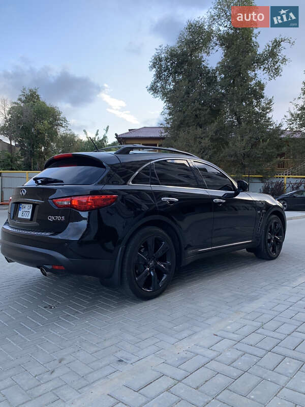 Внедорожник / Кроссовер Infiniti QX70 2015 в Одессе