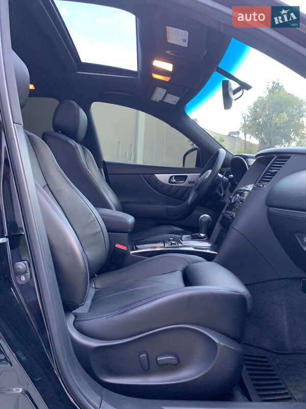 Внедорожник / Кроссовер Infiniti QX70 2015 в Одессе