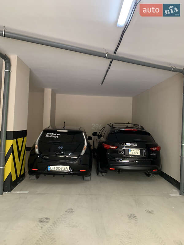 Внедорожник / Кроссовер Infiniti QX70 2015 в Одессе