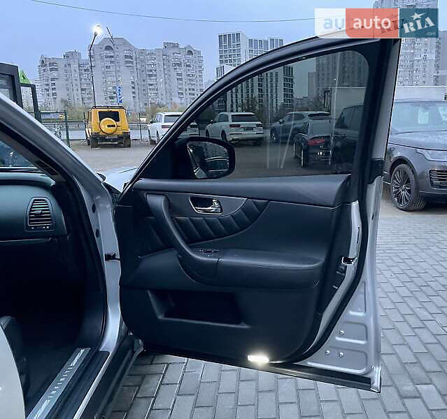 Позашляховик / Кросовер Infiniti QX70 2016 в Києві