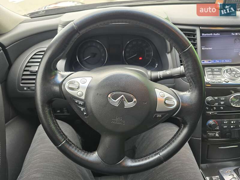 Внедорожник / Кроссовер Infiniti QX70 2014 в Виннице