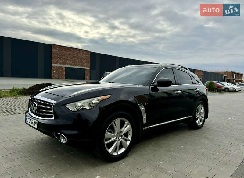 Внедорожник / Кроссовер Infiniti QX70 2016 в Хмельницком