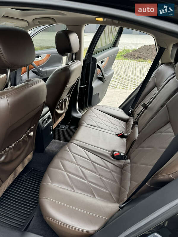 Внедорожник / Кроссовер Infiniti QX70 2016 в Хмельницком