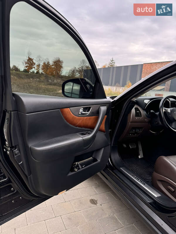 Внедорожник / Кроссовер Infiniti QX70 2016 в Хмельницком