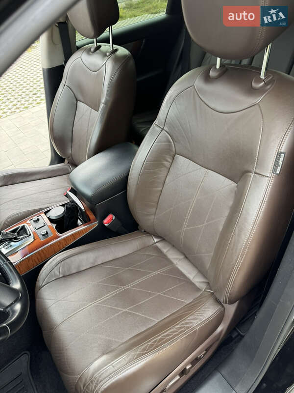 Внедорожник / Кроссовер Infiniti QX70 2016 в Хмельницком