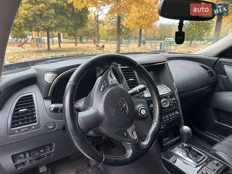 Внедорожник / Кроссовер Infiniti QX70 2017 в Харькове