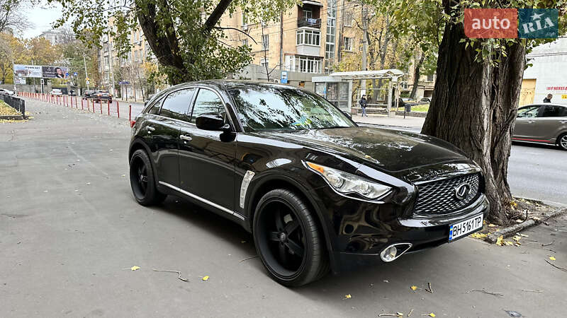 Внедорожник / Кроссовер Infiniti QX70 2016 в Одессе