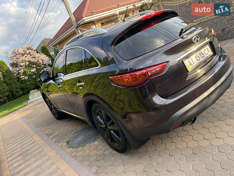 Позашляховик / Кросовер Infiniti QX70 2013 в Києві