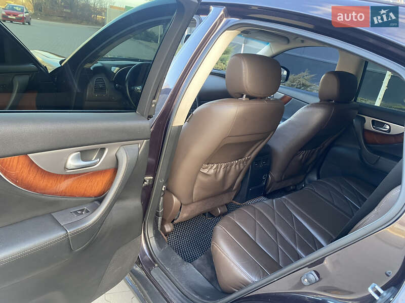 Позашляховик / Кросовер Infiniti QX70 2013 в Києві