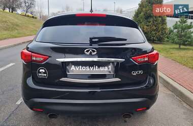 Седан Infiniti QX70 2013 в Києві