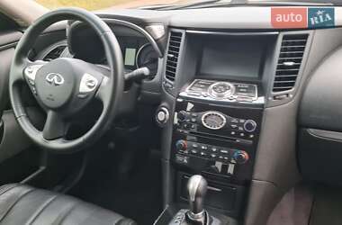 Седан Infiniti QX70 2013 в Києві