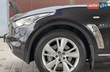 Внедорожник / Кроссовер Infiniti QX70 2014 в Днепре