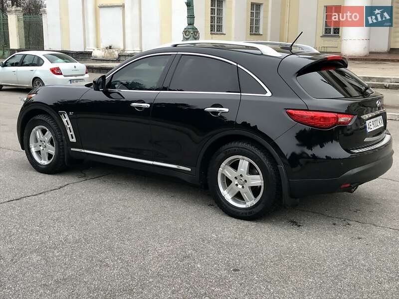 Внедорожник / Кроссовер Infiniti QX70 2013 в Петрове