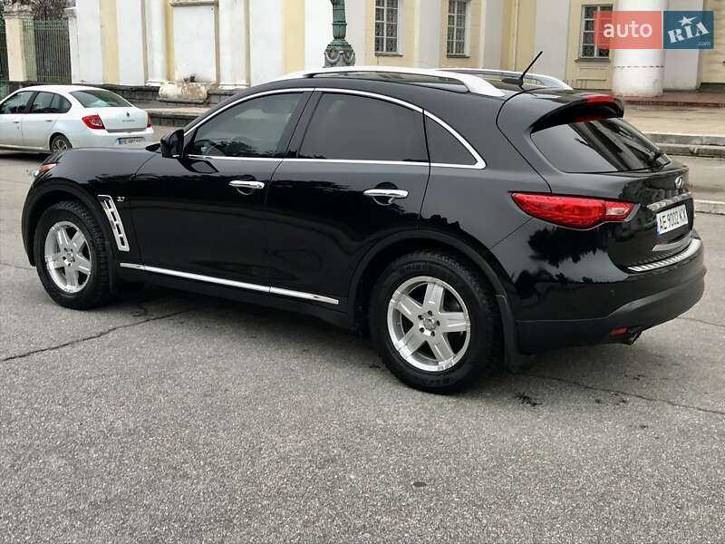 Внедорожник / Кроссовер Infiniti QX70 2013 в Петрове
