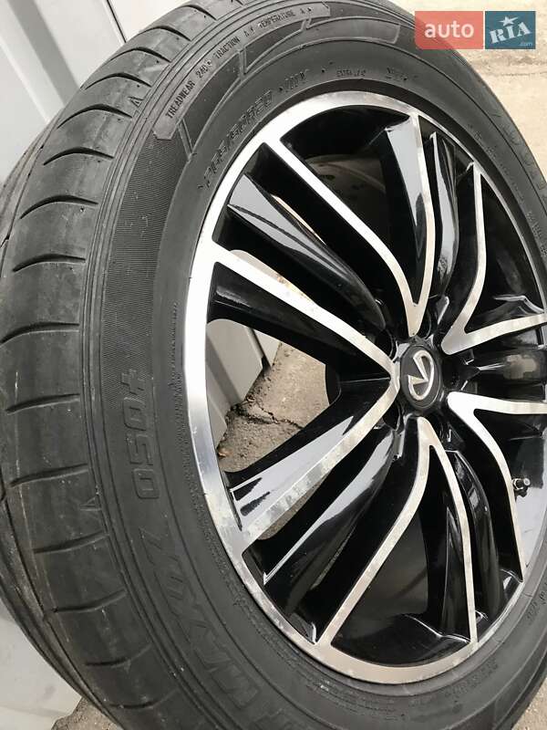 Внедорожник / Кроссовер Infiniti QX70 2013 в Петрове