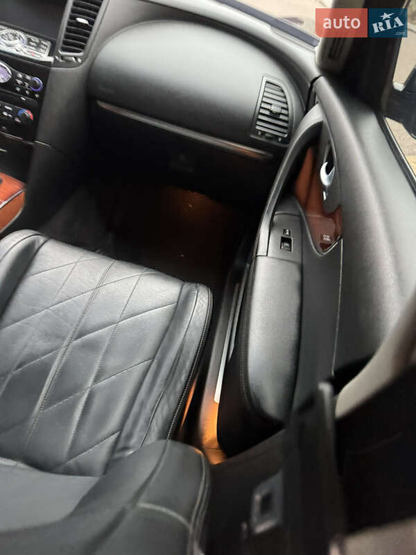 Внедорожник / Кроссовер Infiniti QX70 2013 в Одессе