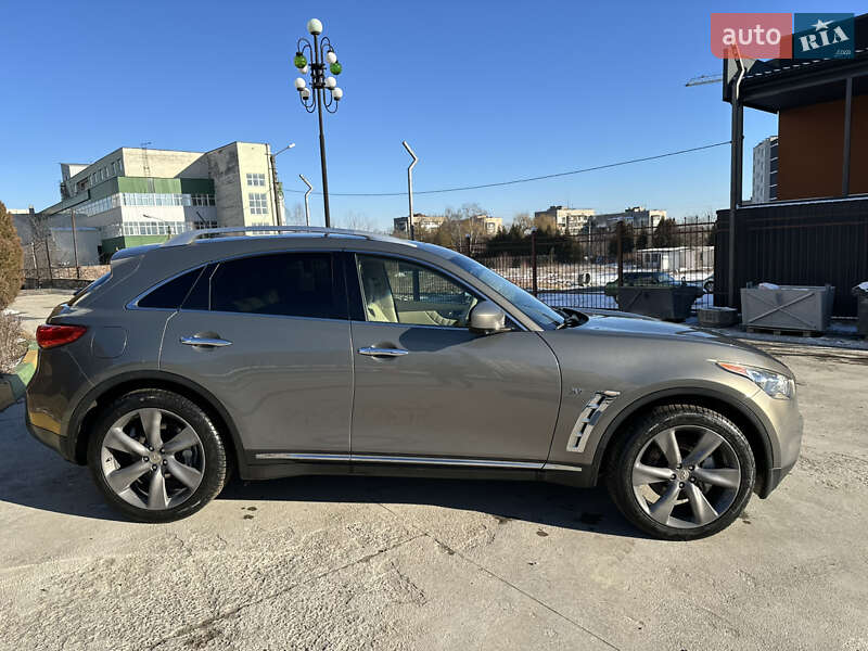 Внедорожник / Кроссовер Infiniti QX70 2014 в Ивано-Франковске